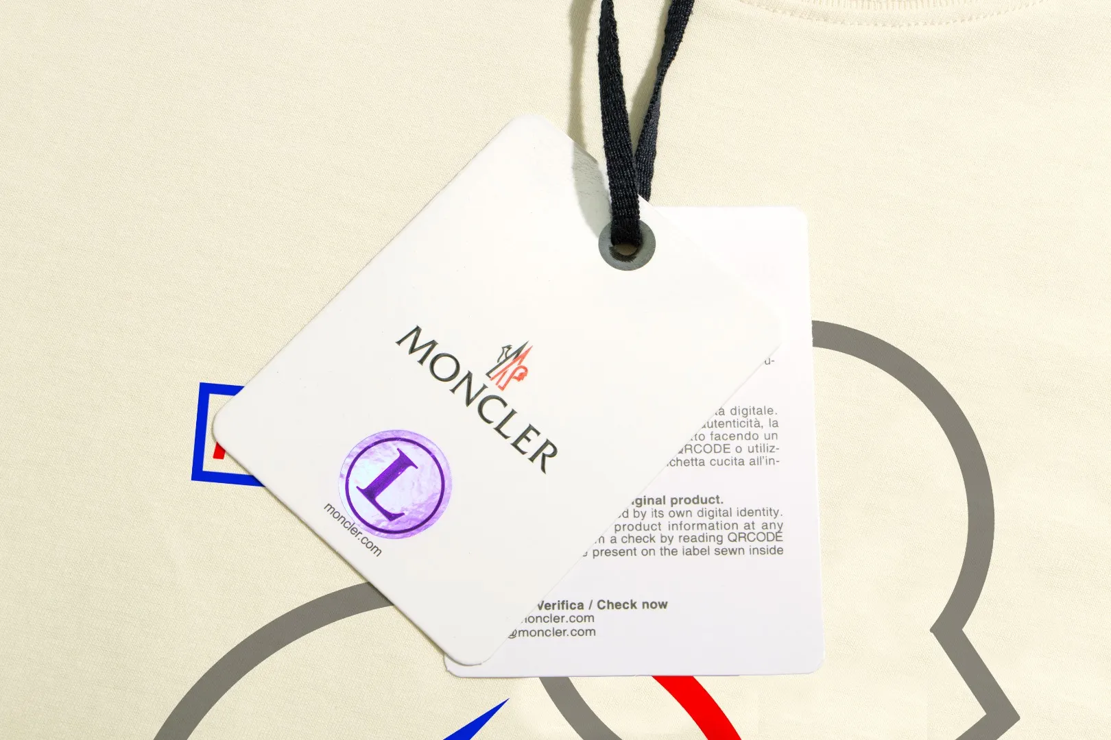 Quality《Moncler~ 》2024New Arrival T , Versatile Quality . ‼ 32 250G ‼ T 🤪 Sizes：S-M-L-XL-2XL ：Black White 、 Same Style
